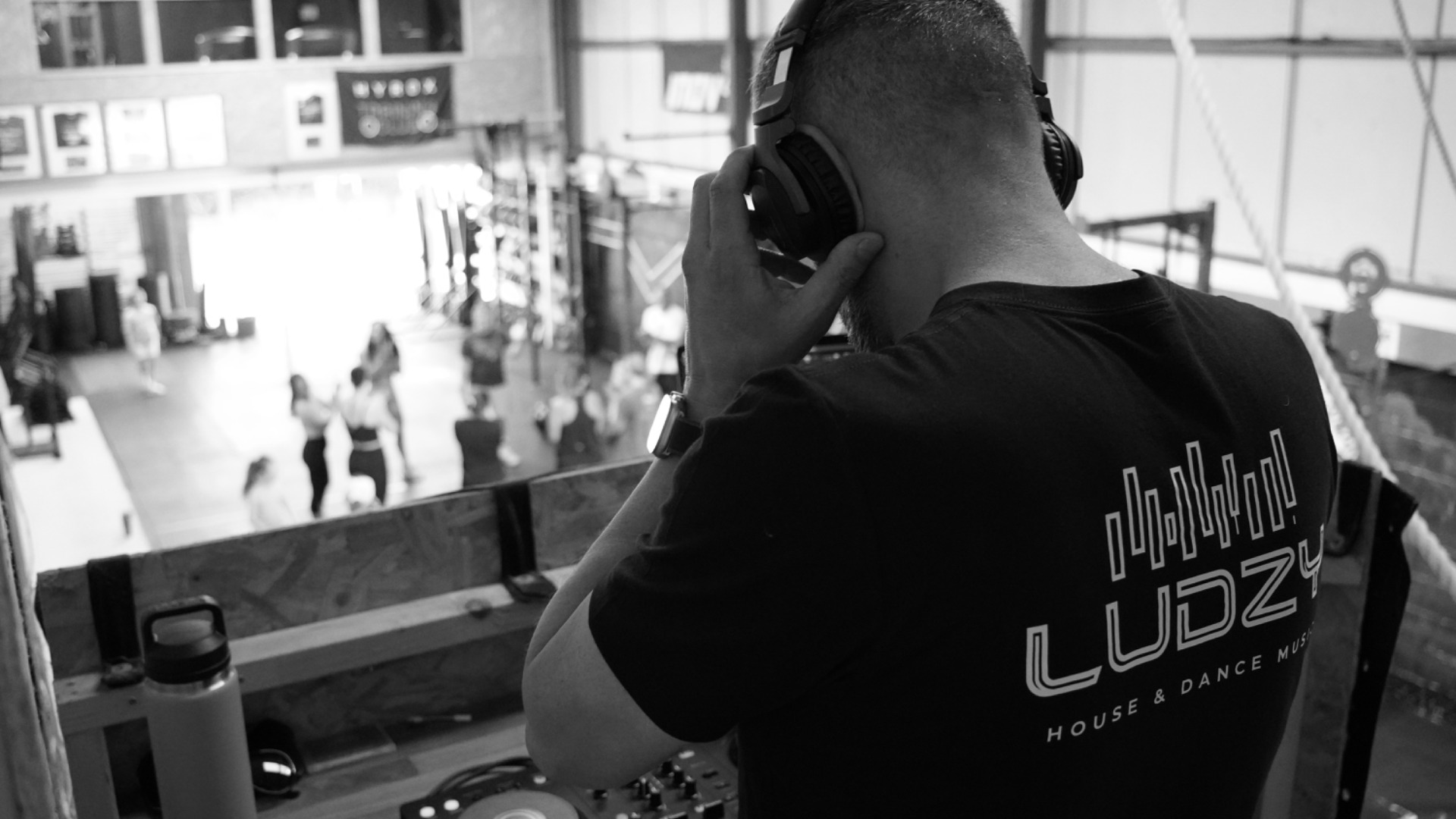 Ludzy DJ providing a sophisticated soundtrack in a social space